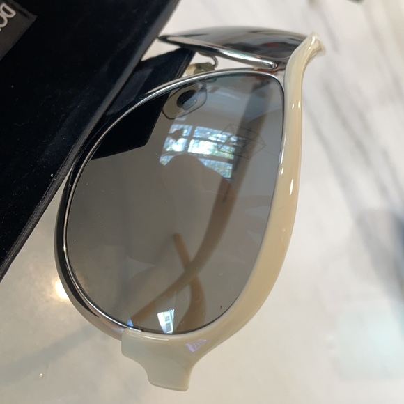 Dolce and Gabbana Sunglasses. Vintage aviator style. - Picture 5 of 9